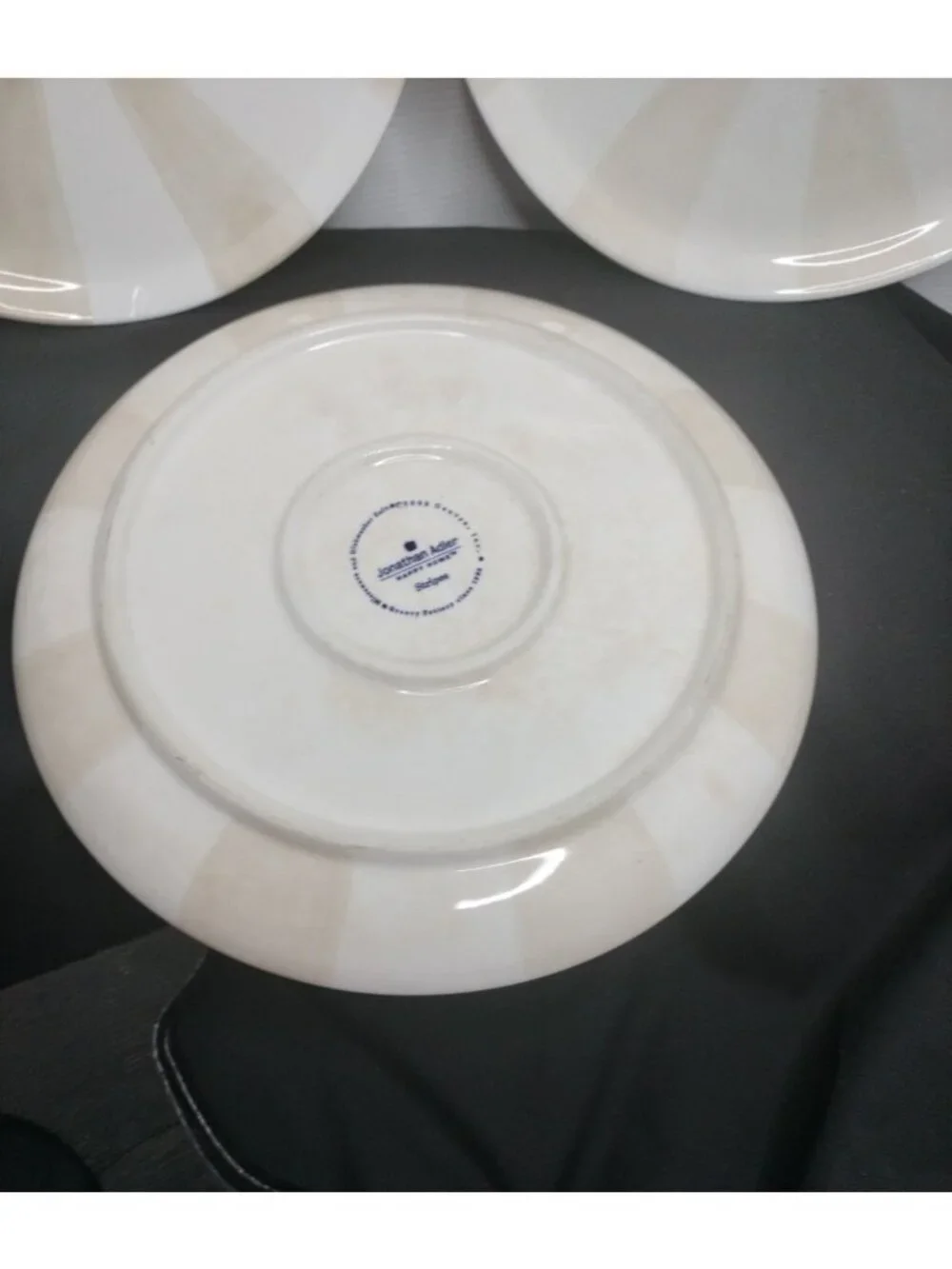 Jonathan Adler designed Tan pinwheel plates Set Of 3 8